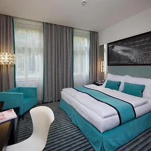 Hotel Red&blue Design ****